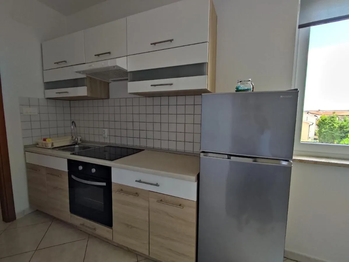 Three Lions Apartment بولا
