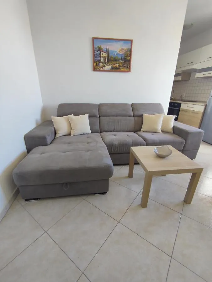Three Lions Apartment بولا